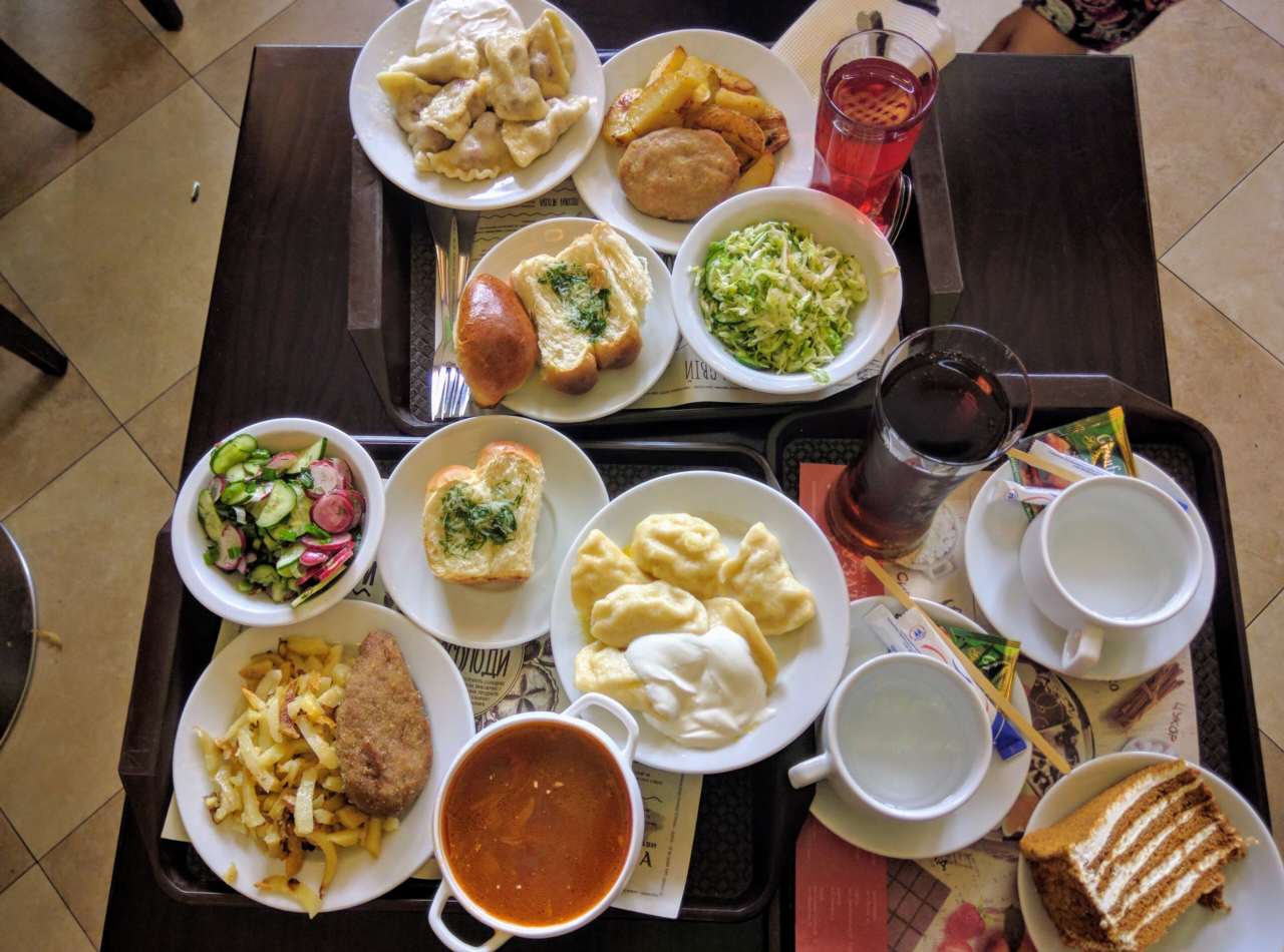 Lokales Essen und Trinken - Ukraine