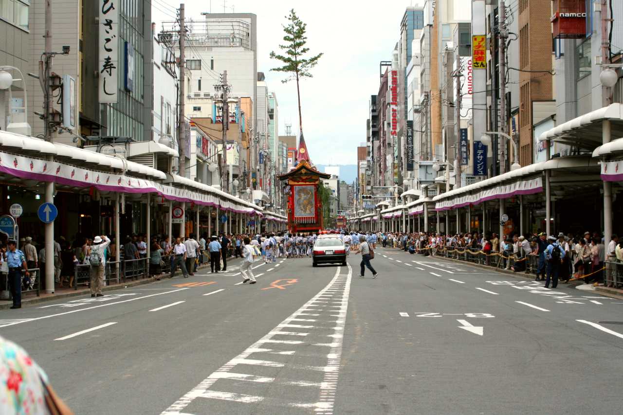 Local traditions - Gujo Hachiman